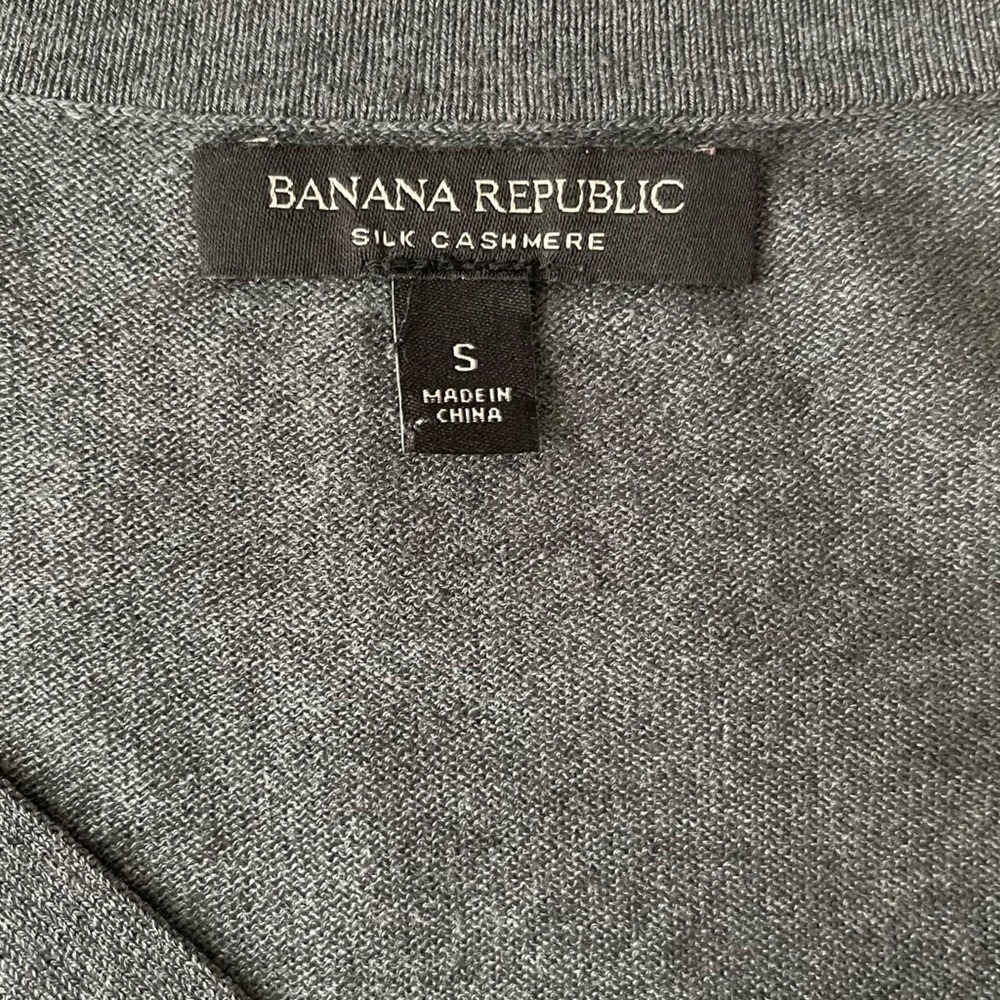 Banana Republic Dark Grey Soft Silk Cashmere V-Neck Long Sleeve Sweater Small - Picture 7 of 8